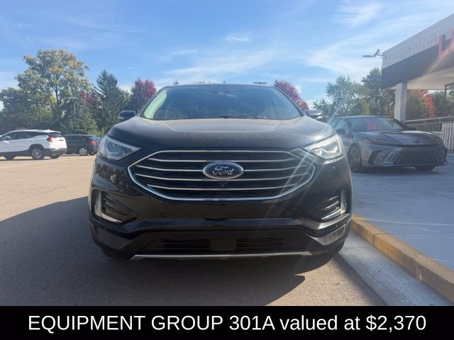 Used 2022 Ford Edge Titanium w/ Equipment Group 301A AWD/4WD image 3