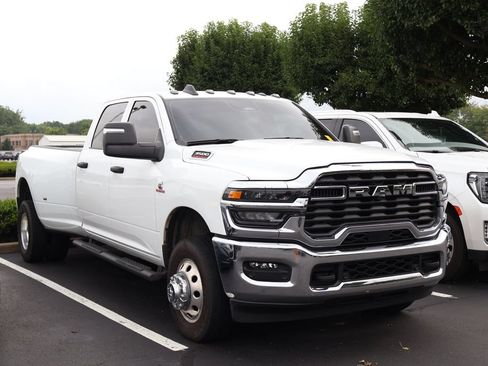 Used 2025 RAM 3500 Tradesman AWD/4WD image 3