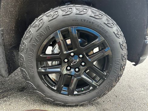 Used 2021 Chevrolet Silverado 1500 LT Trail Boss w/ Convenience Package II image 9