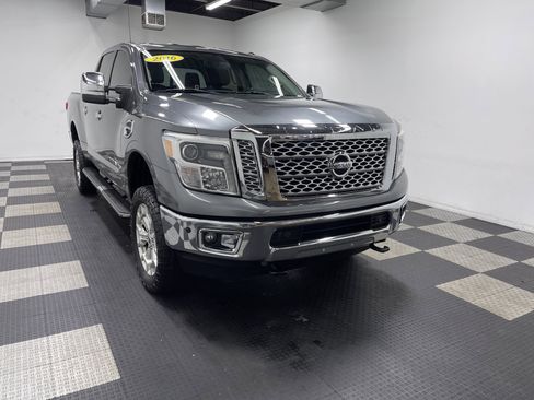 Used 2016 Nissan Titan SL image 6