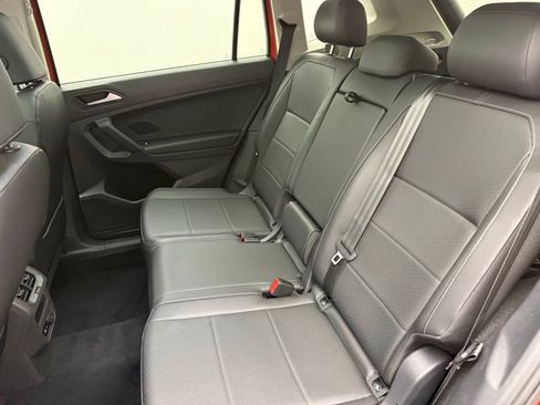 Used 2019 Volkswagen Tiguan SE w/ Panoramic Sunroof Package image 22