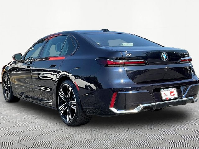 Used 2023 BMW i7 xDrive60 AWD/4WD image 5
