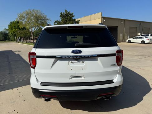 Used 2018 Ford Explorer 4WD w/ Class II Trailer Tow Package image 3