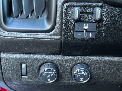 Used 2021 GMC Canyon Denali image 27