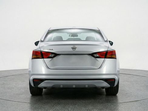 Used 2025 Nissan Altima 2.5 SV FWD image 7