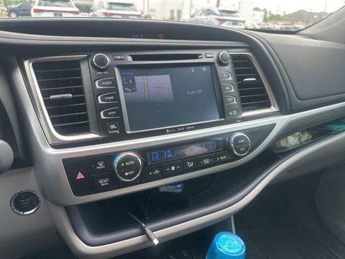 Used 2017 Toyota Highlander Limited w/ Protection Package #3 image 13