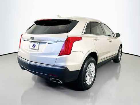 Used 2017 Cadillac XT5 FWD image 5