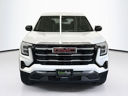 Used 2025 GMC Terrain Elevation AWD/4WD image 2