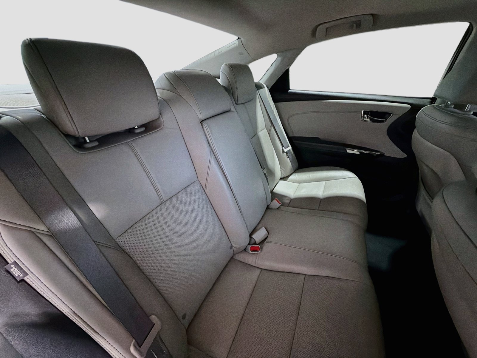 Used 2018 Toyota Avalon Limited FWD image 21