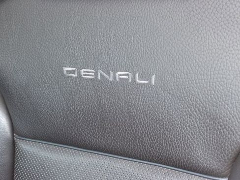 Used 2021 GMC Yukon Denali w/ Denali Ultimate Package image 22