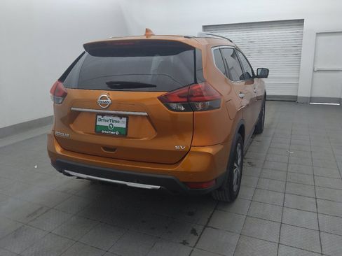 Used 2019 Nissan Rogue SV w/ Premium Package FWD image 9