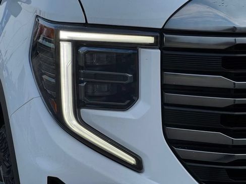 Used 2023 GMC Sierra 1500 AT4 w/ AT4 Preferred Package AWD/4WD image 44