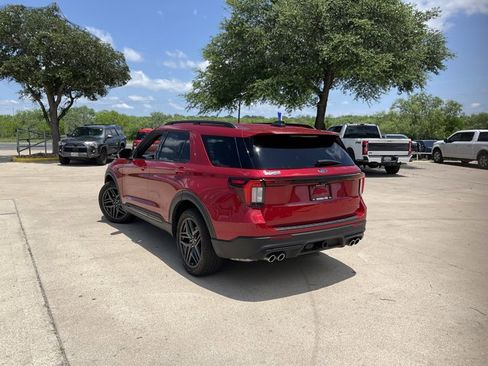 Used 2025 Ford Explorer ST AWD/4WD image 4