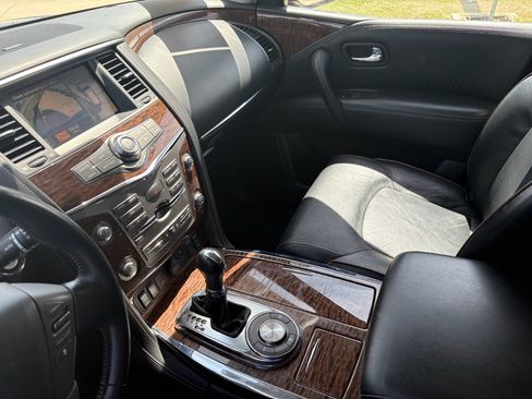 Used 2020 Nissan Armada SL image 19