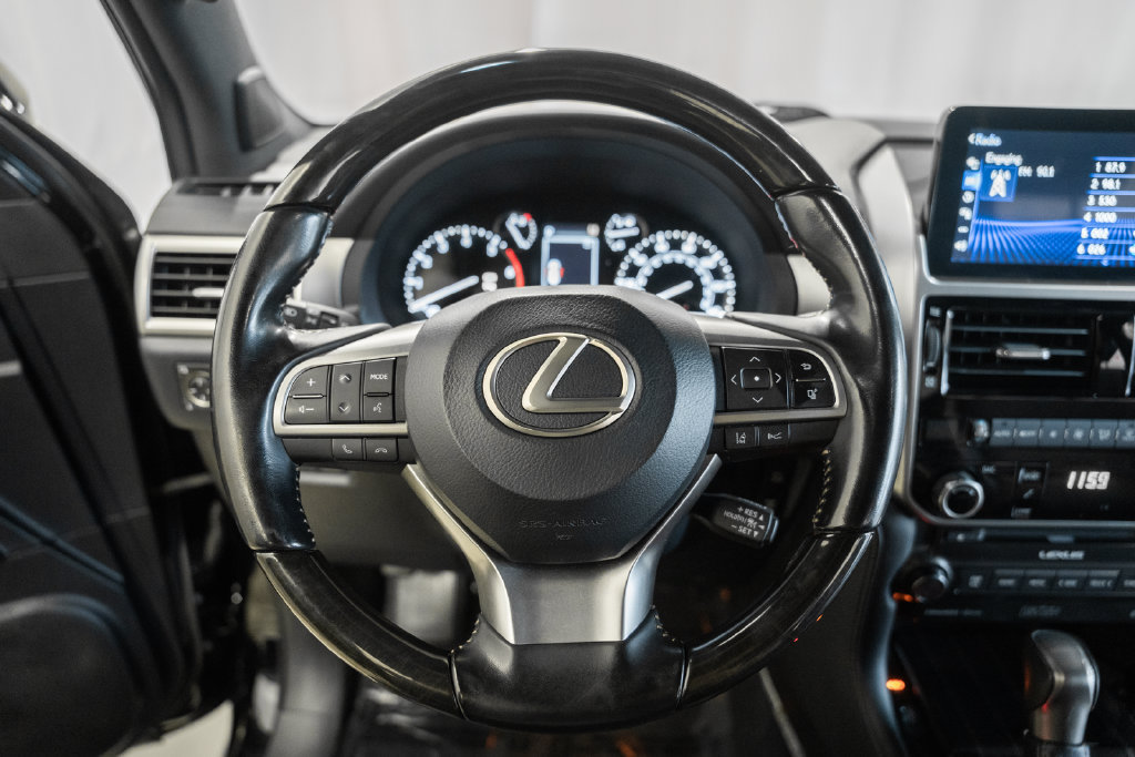 Used 2023 Lexus GX 460 Luxury w/ Sport Design Package AWD/4WD image 26