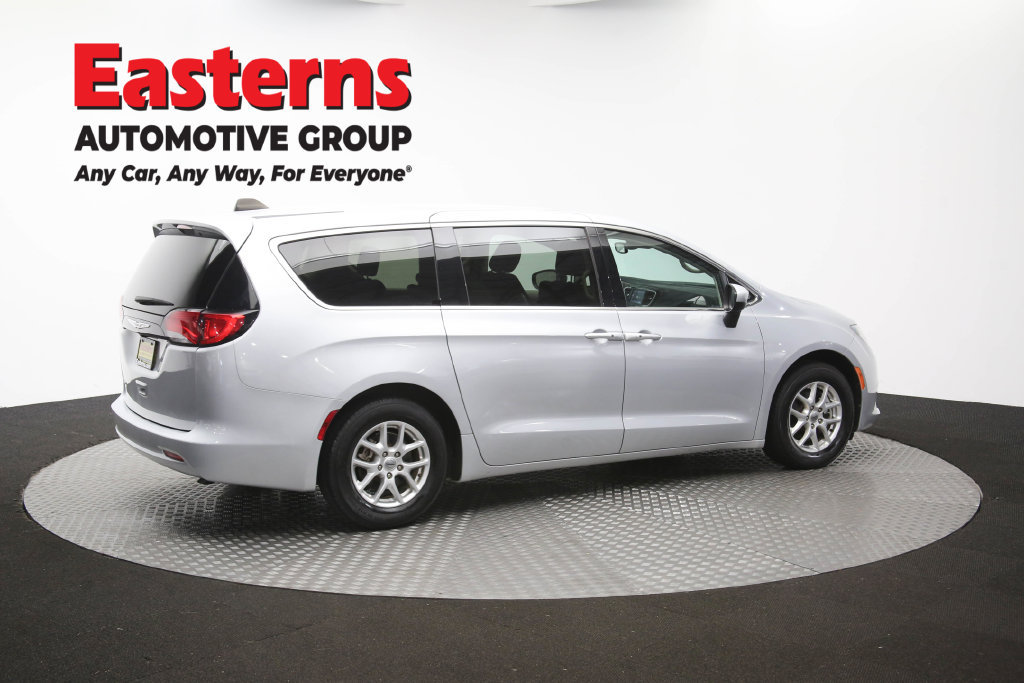 Used 2023 Chrysler Voyager LX FWD image 45