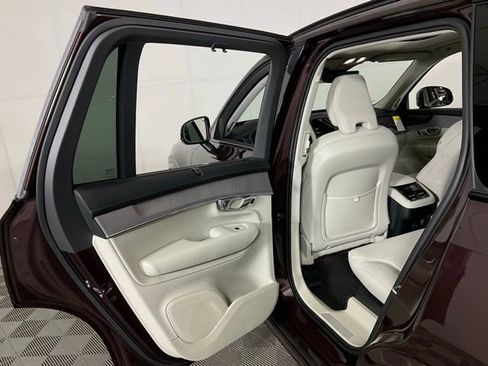 New 2026 Volvo XC90 B6 Ultra w/ Protection Package AWD/4WD image 32
