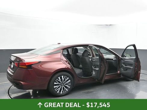 Used 2023 Nissan Altima 2.5 SV FWD image 58