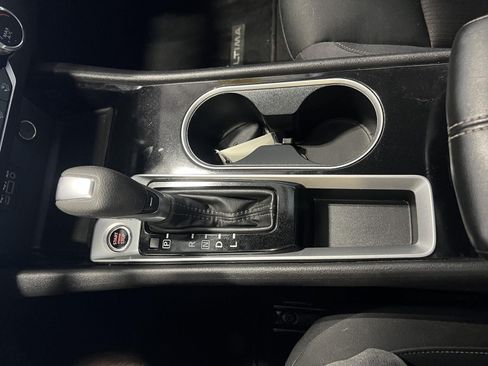 Used 2024 Nissan Altima 2.5 SV FWD image 15