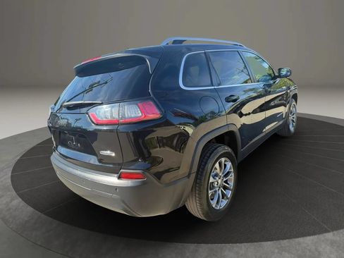 Used 2019 Jeep Cherokee Latitude Plus w/ Cold Weather Group AWD/4WD image 5