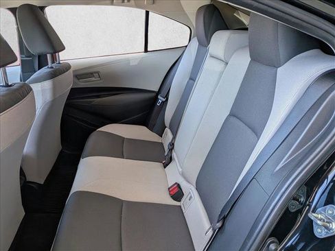 Used 2025 Toyota Corolla LE FWD image 17