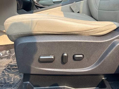 Used 2017 Ford Escape Titanium w/ Equipment Group 301A AWD/4WD image 16