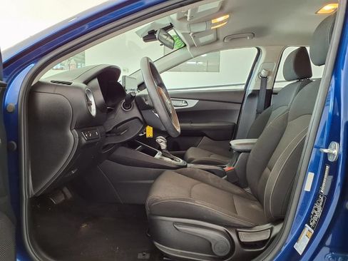 Used 2023 Kia Forte LXS w/ LXS Technology Package FWD image 13