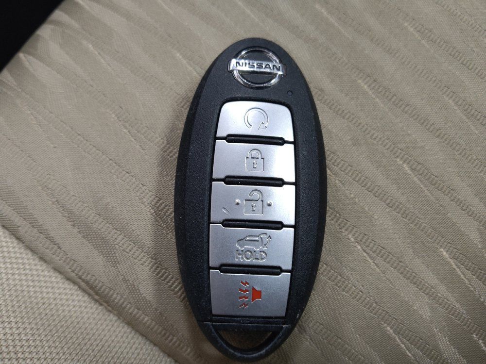 Used 2020 Nissan Rogue SV FWD image 32
