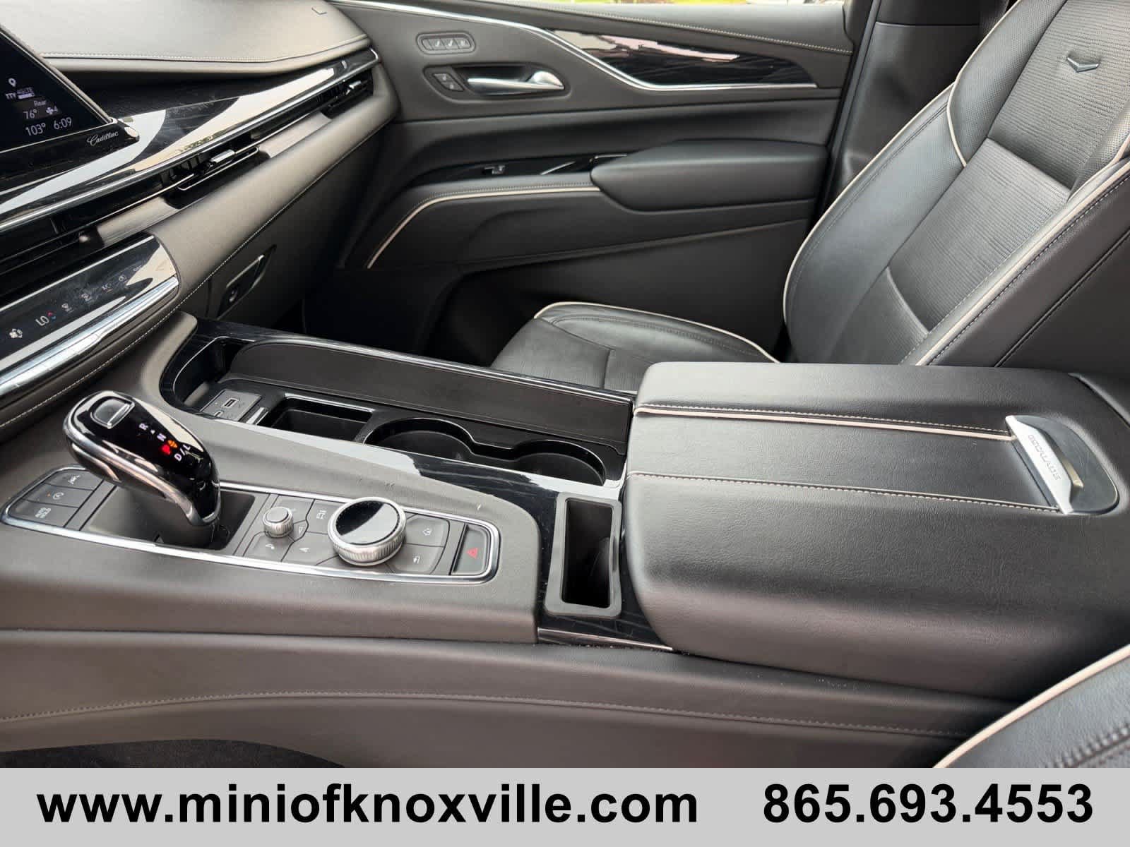Used 2024 Cadillac Escalade Sport AWD/4WD image 12