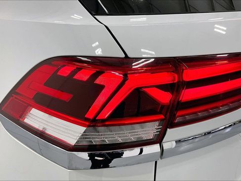 Used 2021 Volkswagen Atlas Cross Sport SE FWD image 37
