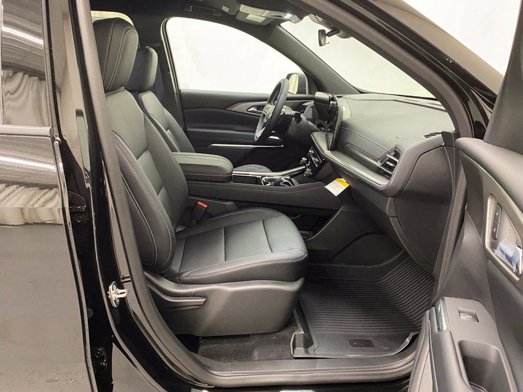 New 2027 Chevrolet Traverse LT w/ LPO, Floor Liner Package AWD/4WD image 15