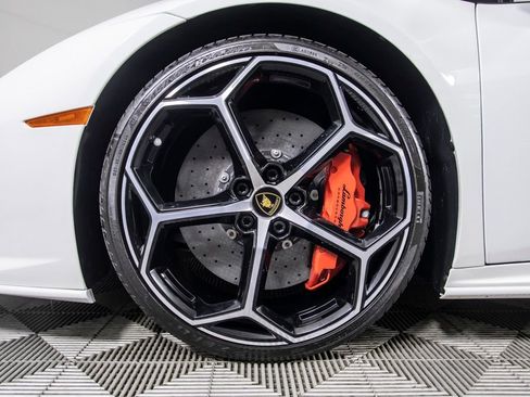 Used 2020 Lamborghini Huracan EVO image 50
