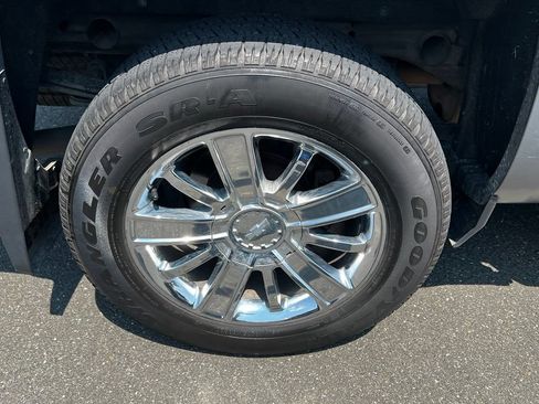 Used 2017 Chevrolet Silverado 1500 High Country AWD/4WD image 11