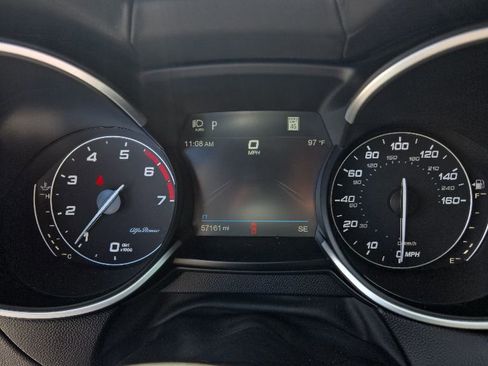 Used 2022 Alfa Romeo Stelvio Ti AWD/4WD image 5