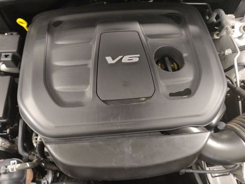 Used 2019 Jeep Grand Cherokee Altitude image 30