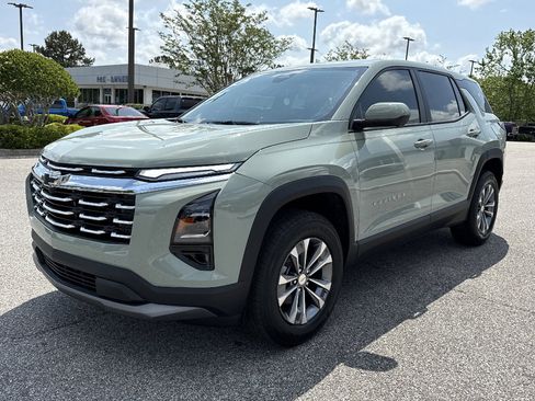New 2026 Chevrolet Equinox LT w/ Safety and Technology Package FWD image 7