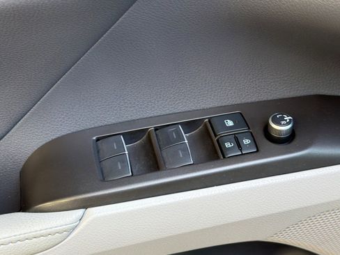 Used 2021 Toyota Camry XSE FWD image 13