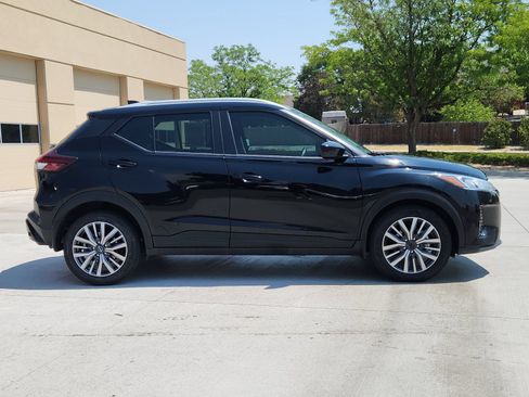 Used 2023 Nissan Kicks SV FWD image 6