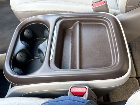 Used 2018 Chrysler Pacifica Touring-L image 22