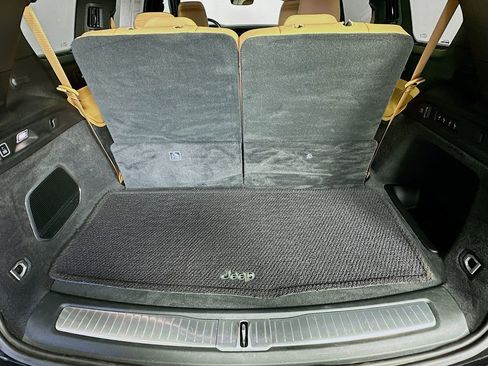 Certified 2025 Jeep Grand Cherokee L Summit AWD/4WD image 39