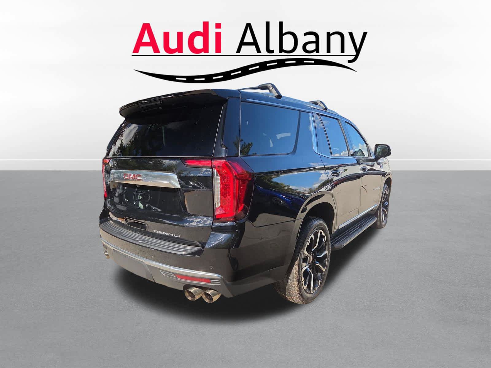 Used 2022 GMC Yukon Denali AWD/4WD image 4