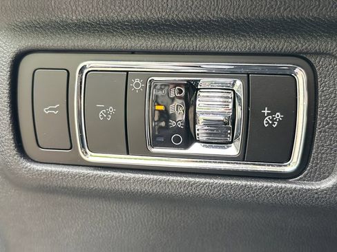 Used 2024 Lincoln Corsair AWD w/ Equipment Group 101A image 31