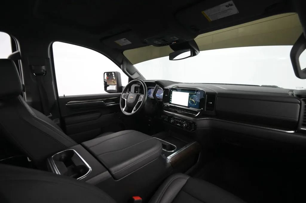 Used 2024 Chevrolet Silverado 2500 LT AWD/4WD image 52