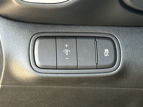 Used 2026 Hyundai Venue SEL FWD image 22