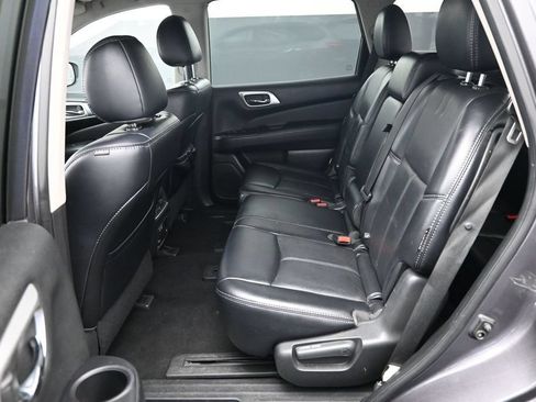 Used 2019 Nissan Pathfinder SL AWD/4WD image 15