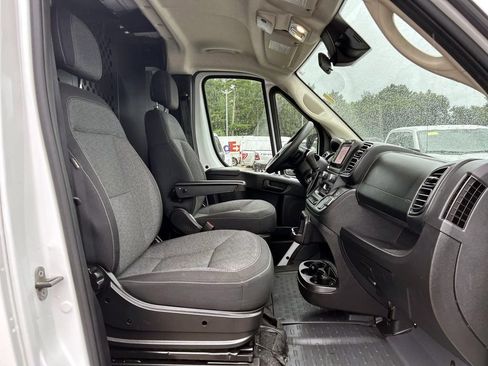 Used 2025 RAM ProMaster 2500 w/ U-Haul Equipment Group FWD image 14