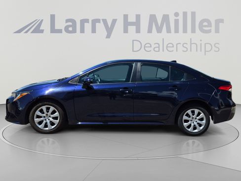 Used 2024 Toyota Corolla LE FWD image 2