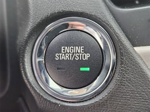 Used 2020 GMC Yukon Denali w/ Denali Premium Package image 33