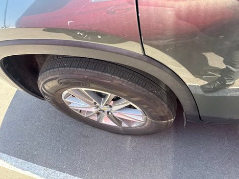 Used 2023 Chevrolet Traverse LT FWD image 13