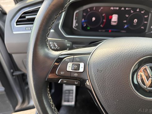 Used 2021 Volkswagen Tiguan SEL Premium R-Line image 14